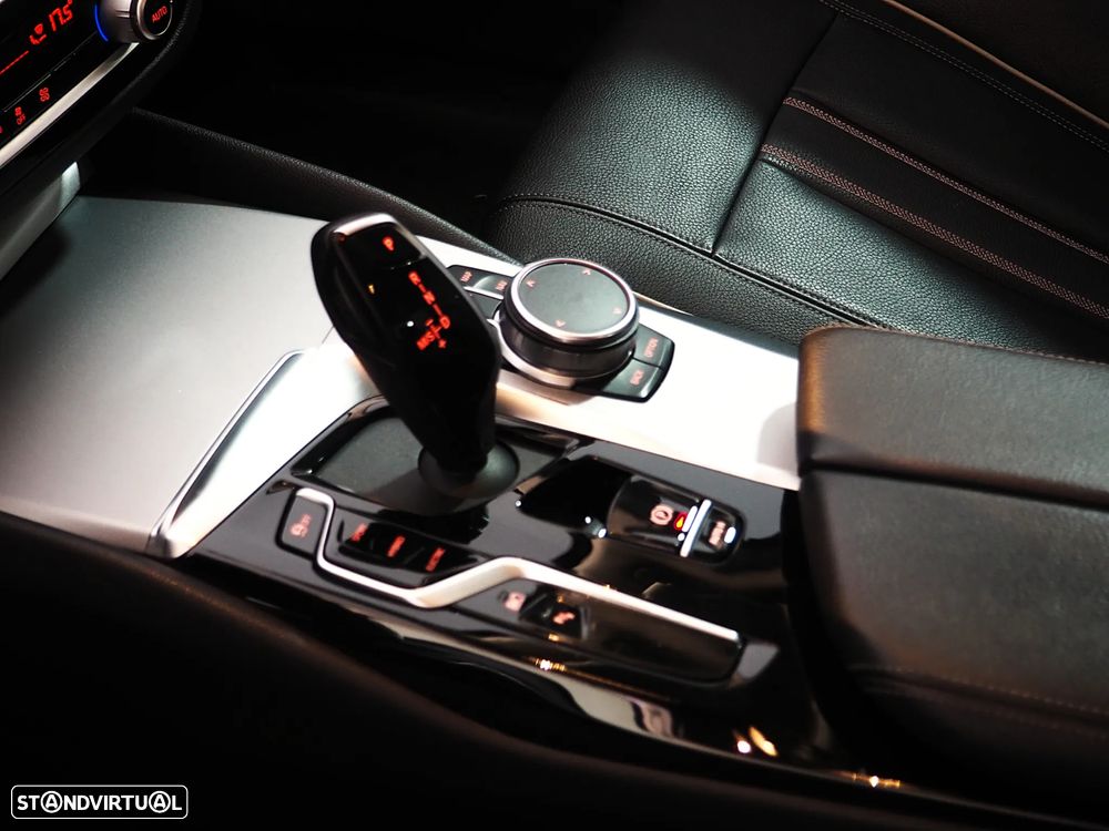 BMW 530 e Line Luxury - 32