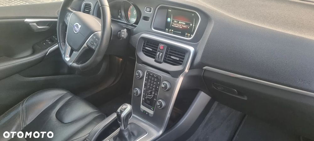 Volvo V40 D2 Drive-E R-Design Kinetic - 6