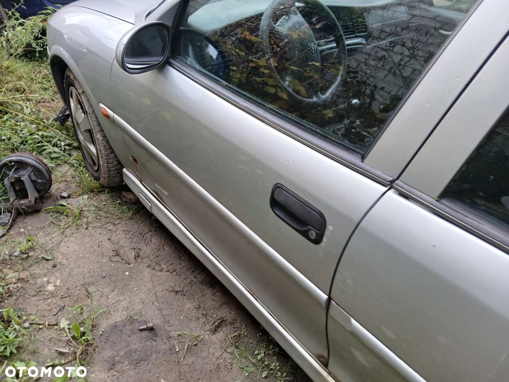 OPEL VECTRA B LIFT HB L157 fotel fotele kanapa deska kokpit podsufitka boczek boczki klamka - 9