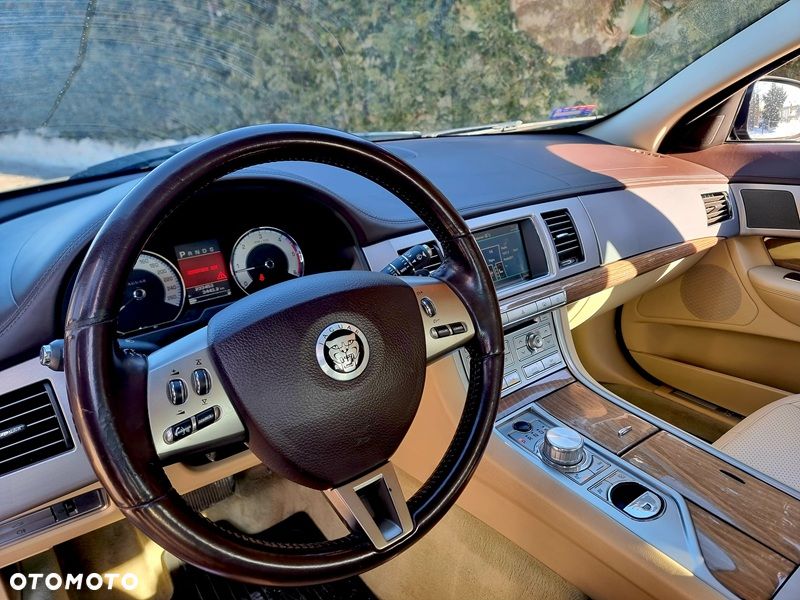 Jaguar XF 3.0 V6 D S Luxury - 7