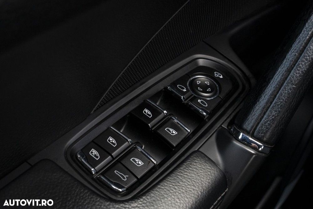 Porsche Cayenne - 23