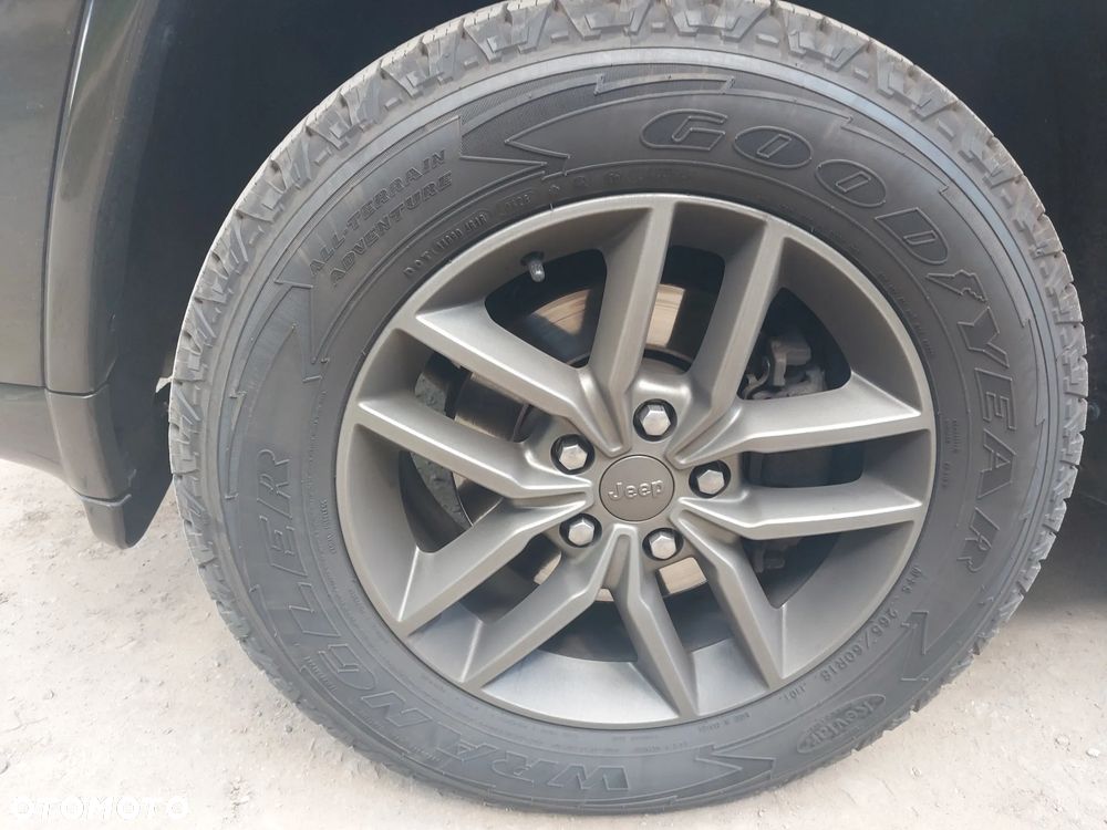 Jeep Grand Cherokee - 18