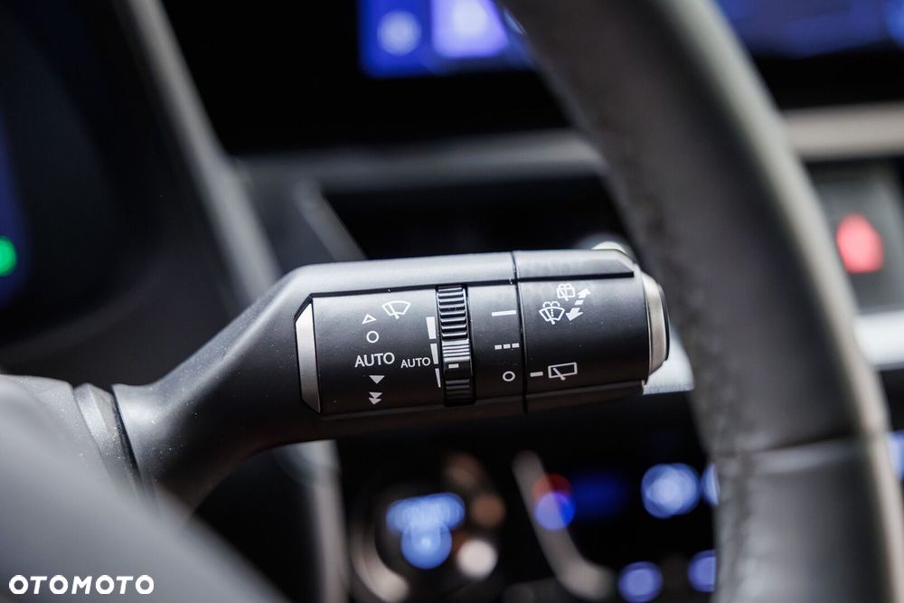 Lexus UX 300h F Sport Design - 37