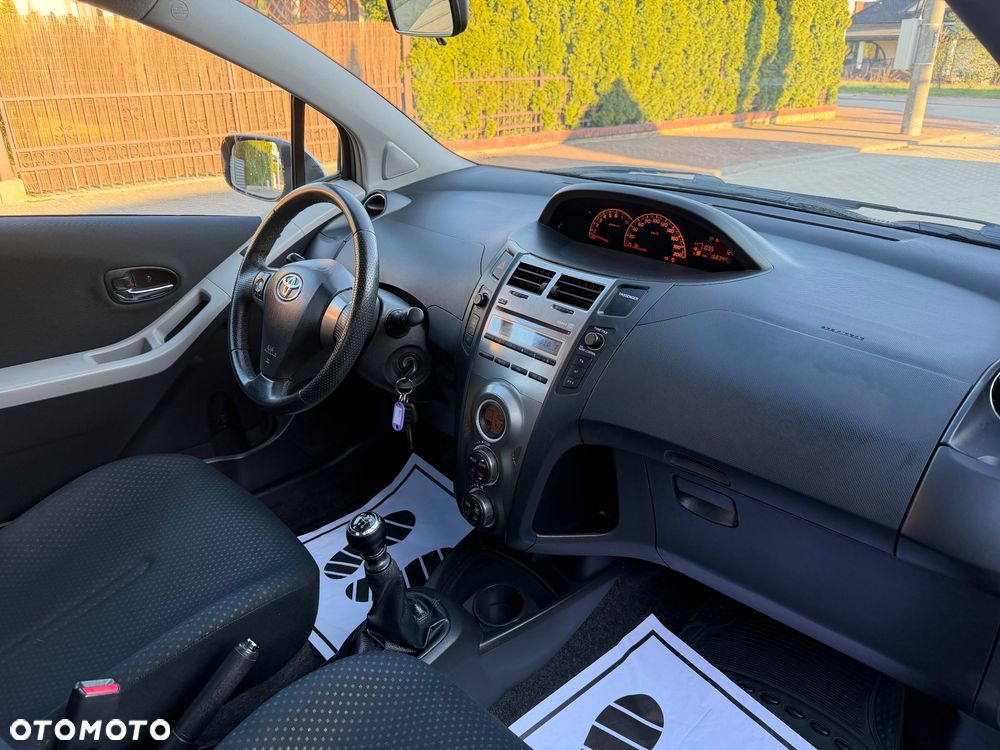 Toyota Yaris 1.33 Luna Start - 34