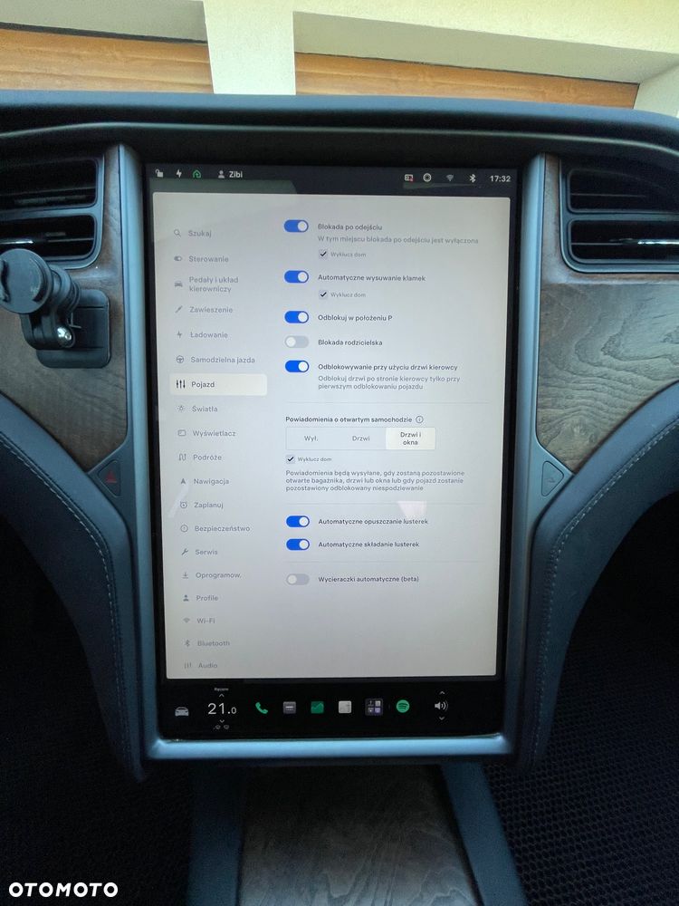 Tesla Model S - 20