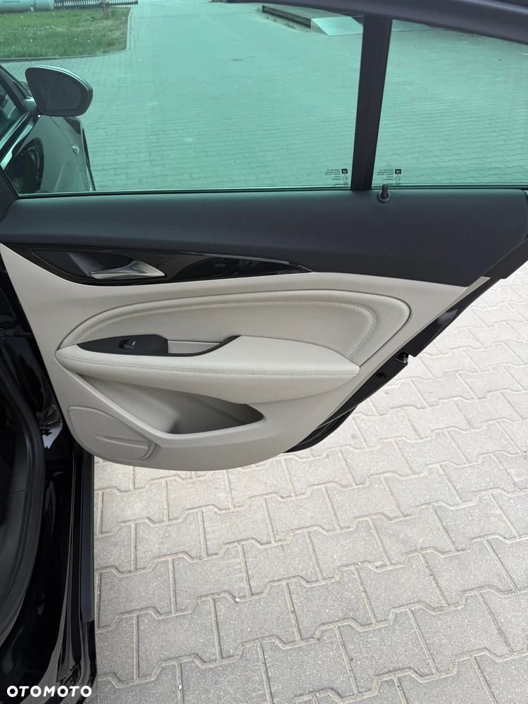 Opel Insignia - 18