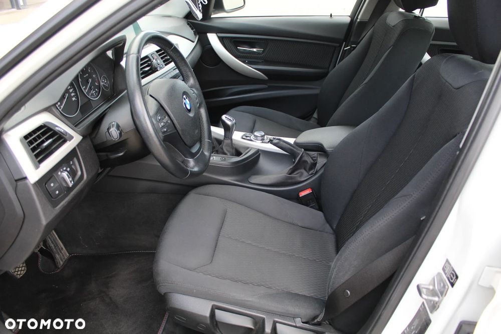 BMW Seria 3 318d - 10