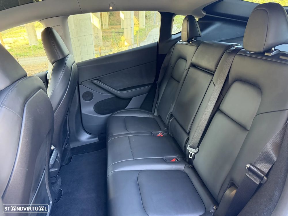 Tesla Model Y Long Range Dual Motor AWD - 26