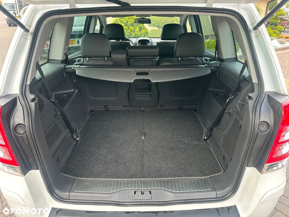Opel Zafira - 10