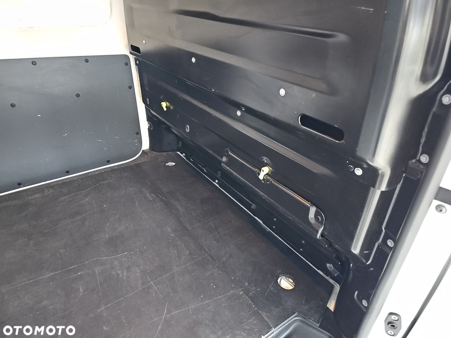 Opel Vivaro - 11