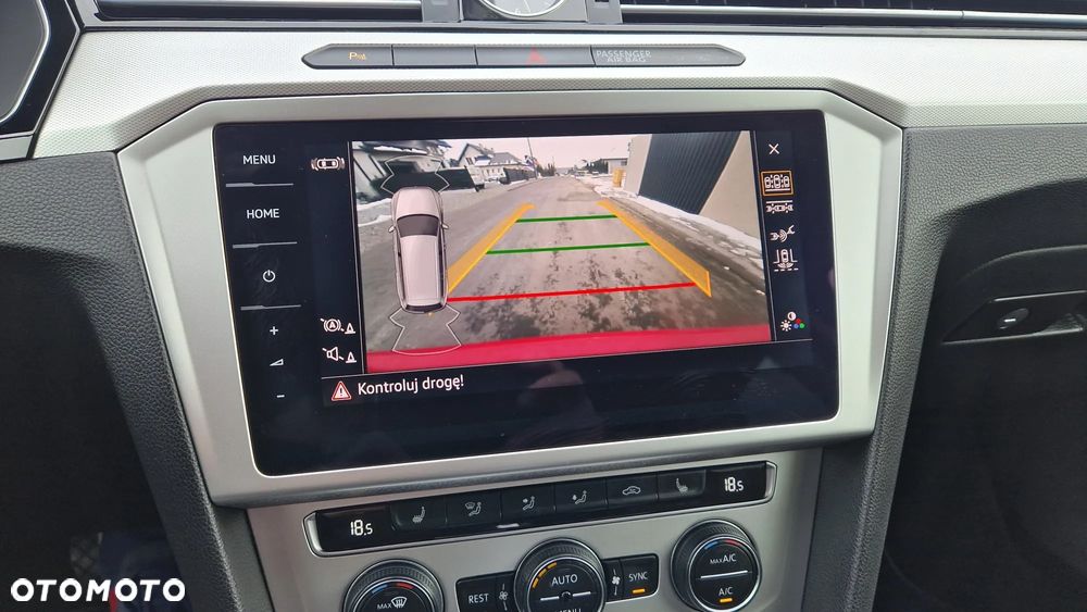 Volkswagen Passat - 4