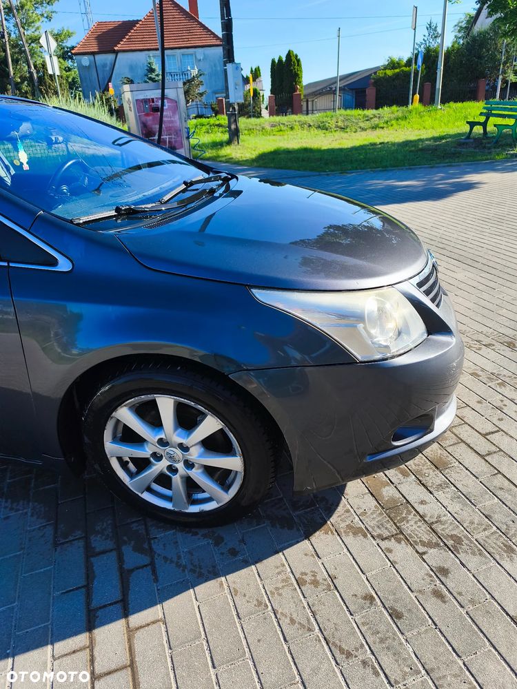 Toyota Avensis 2.0 D-4D - 10