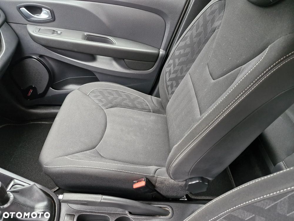 Renault Clio 1.2 16V 75 LIMITED - 17