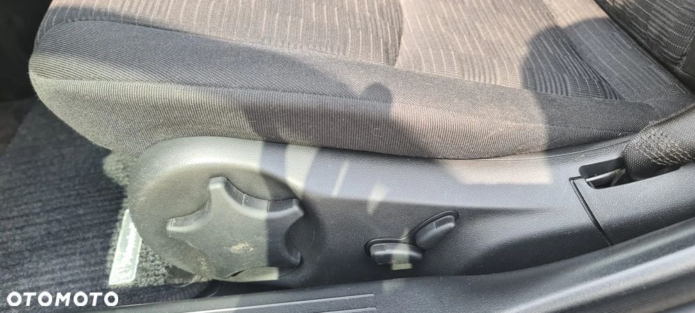 Mercedes-Benz Klasa C 200 T CDI Classic - 11