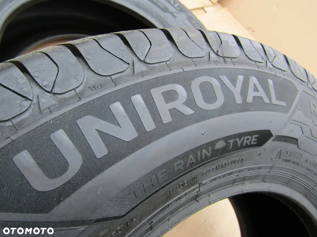 2x Opona Opony 215/70 15C 15 C Uniroyal / Letnie 8 mm - 10
