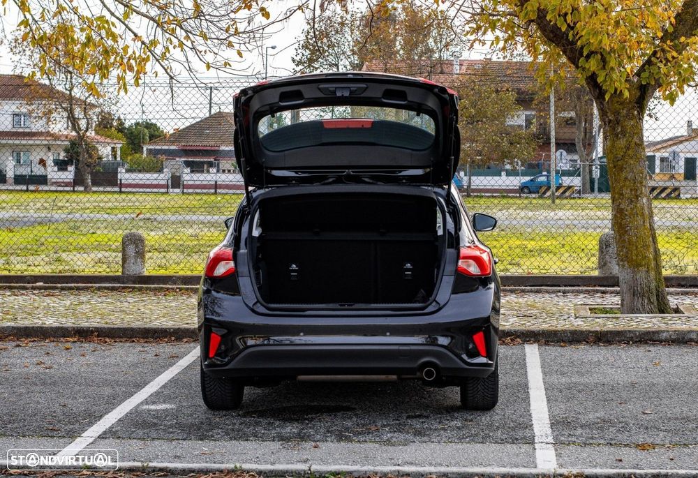 Ford Focus 1.0 EcoBoost S&S COOL&CONNECT - 11