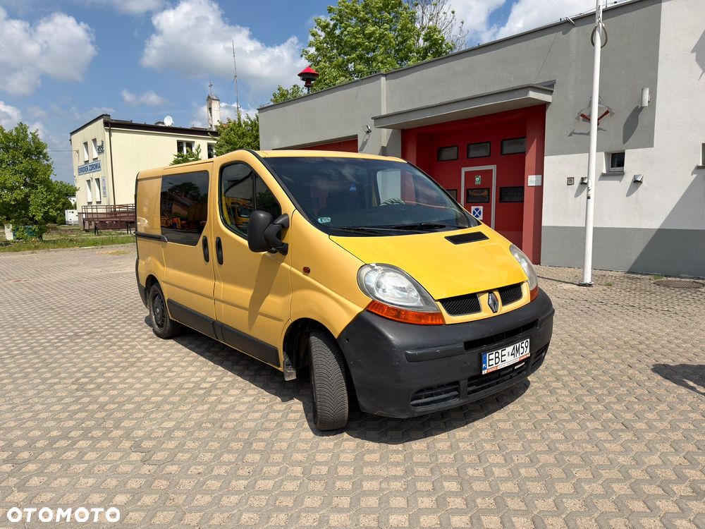 Renault Trafic Passenger - 11