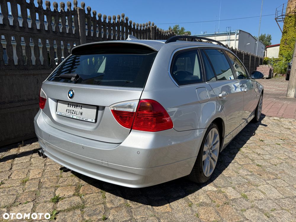 BMW Seria 3 325i - 11