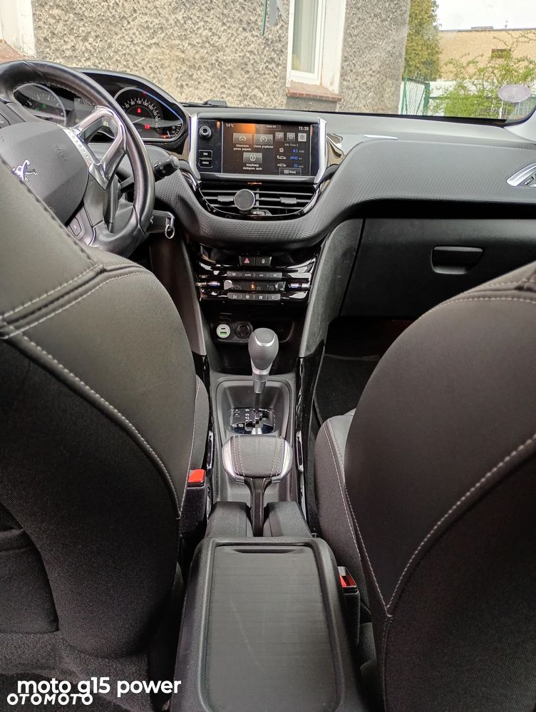 Peugeot 2008 PureTech 110 Stop&Start EAT6 Allure - 6