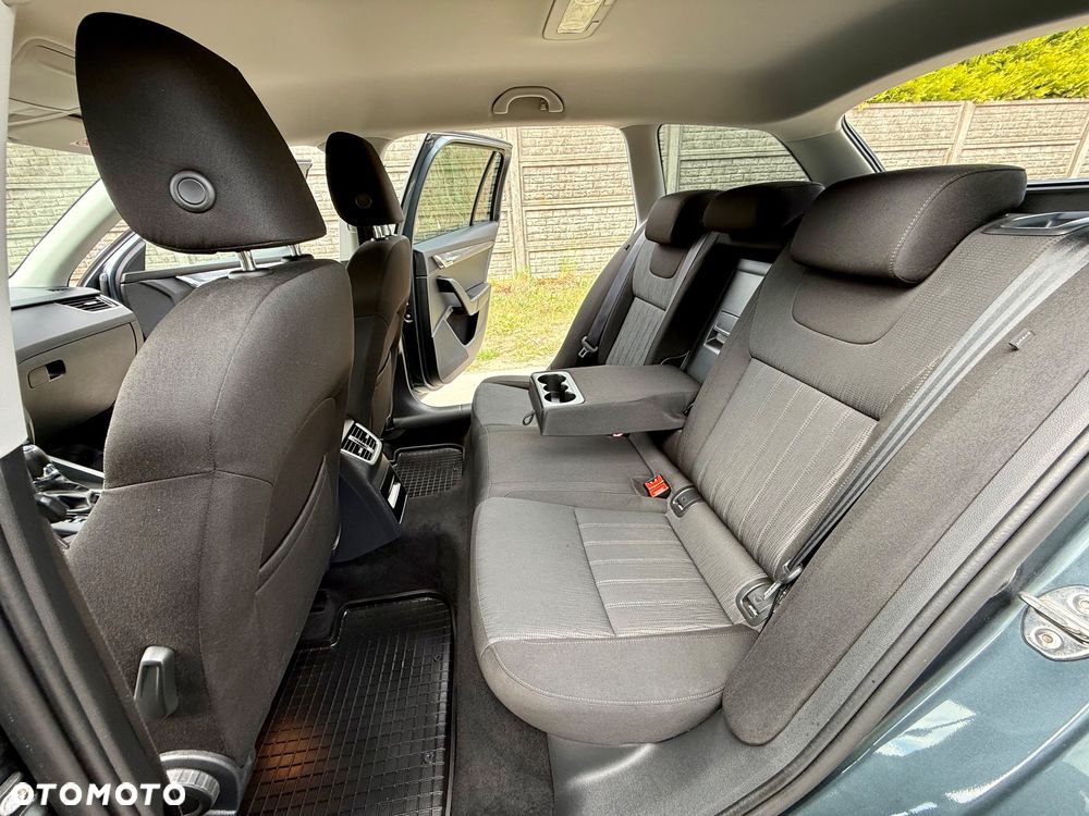Skoda Octavia 2.0 TDI Edition DSG - 28