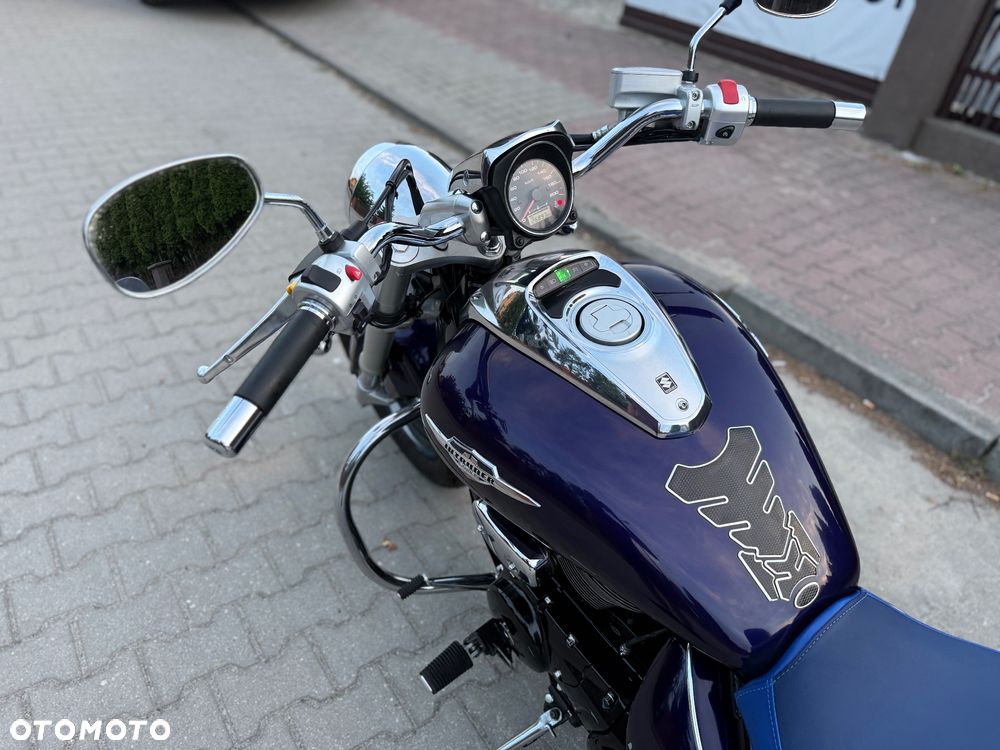 Suzuki Intruder - 25