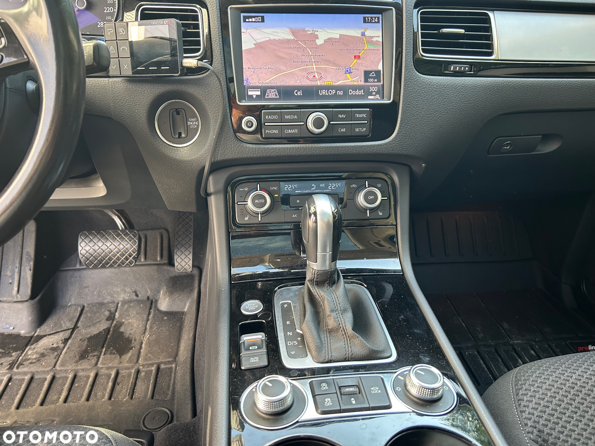 Volkswagen Touareg - 11