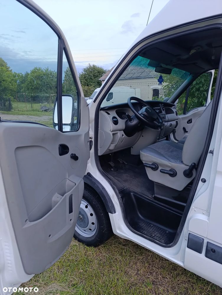 Nissan Interstar - 4