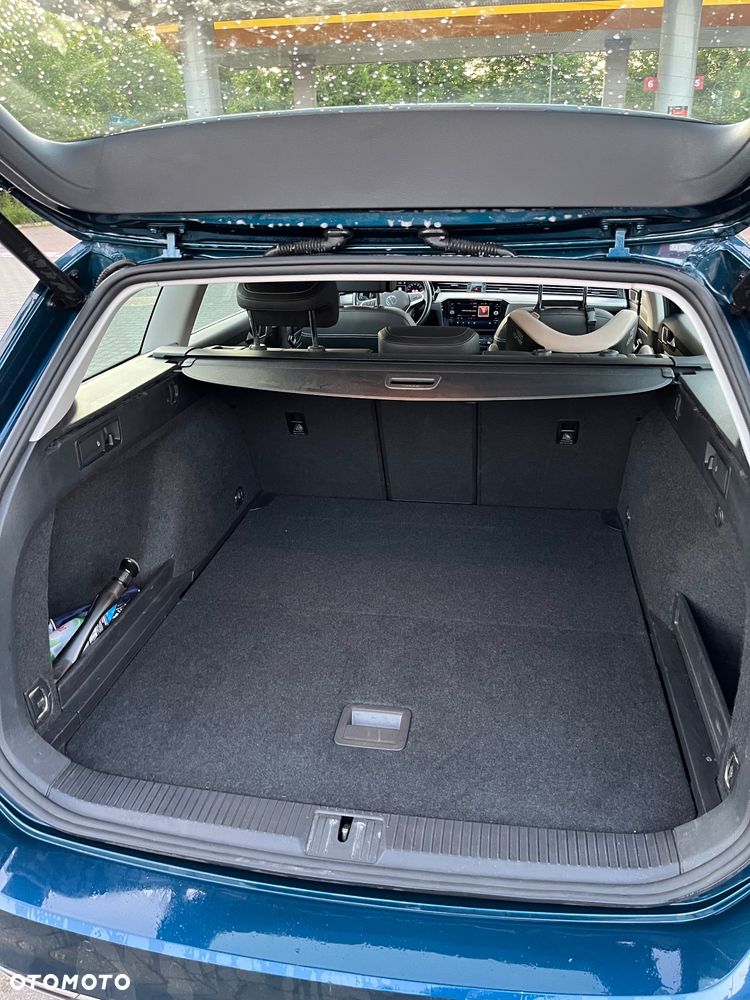 Volkswagen Passat 2.0 TDI Elegance DSG - 12