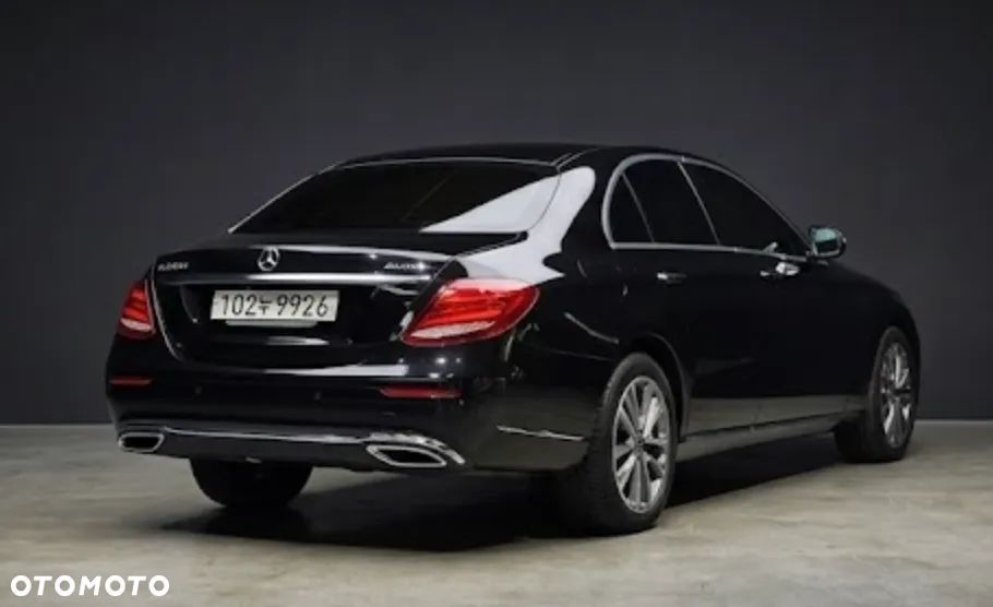 Mercedes-Benz Klasa E 220 d 9G-TRONIC Exclusive - 3