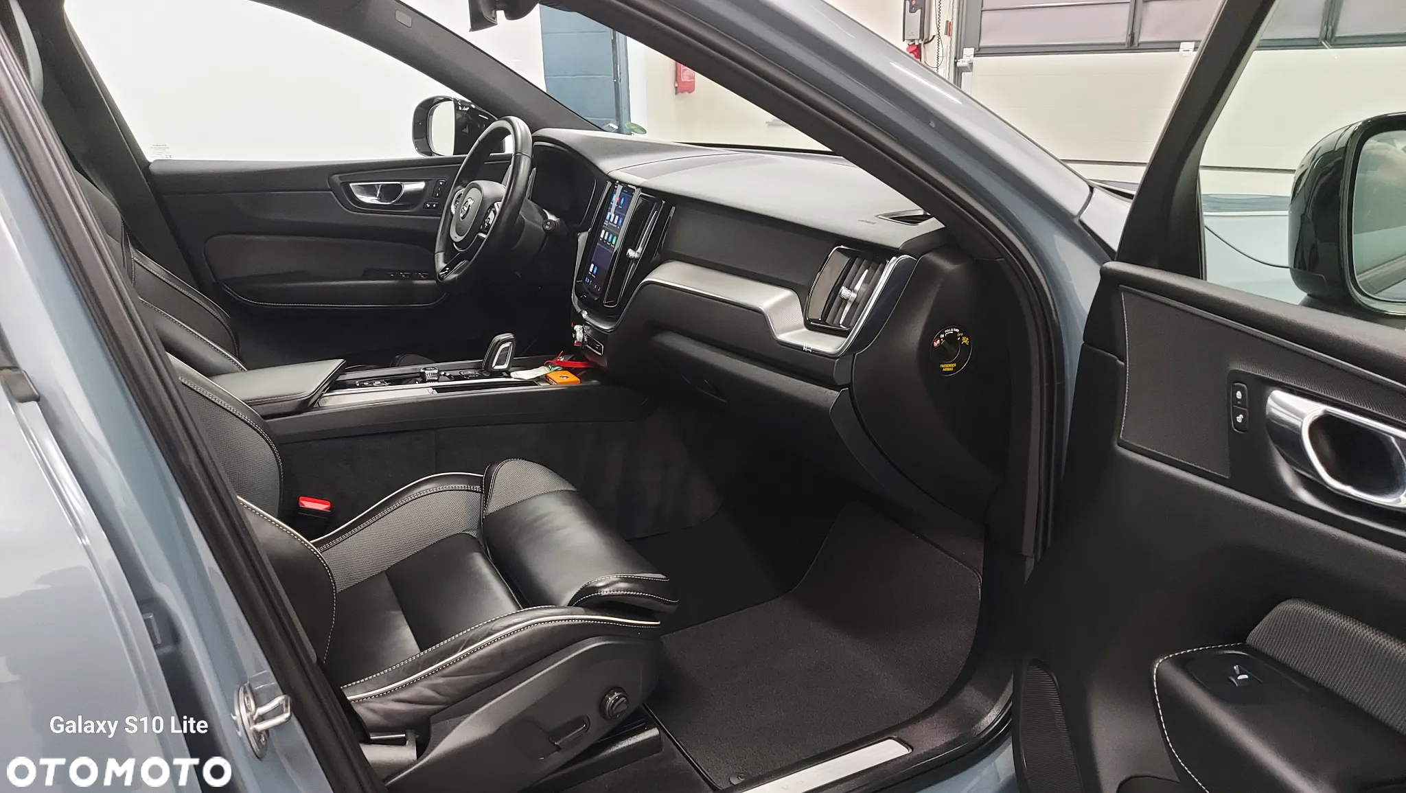 Volvo XC 60 B4 D Geartronic RDesign - 15