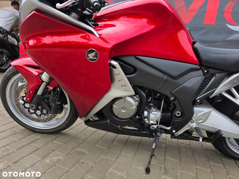 Honda VFR - 11