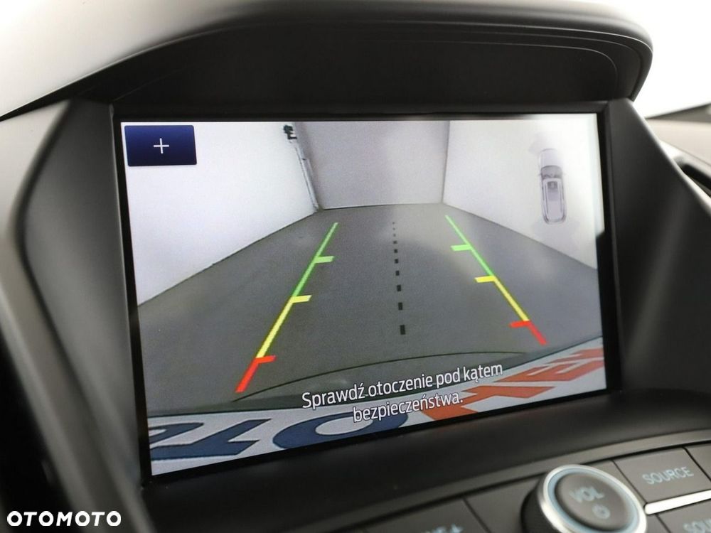 Ford Kuga 1.5 EcoBoost 2x4 Titanium - 25