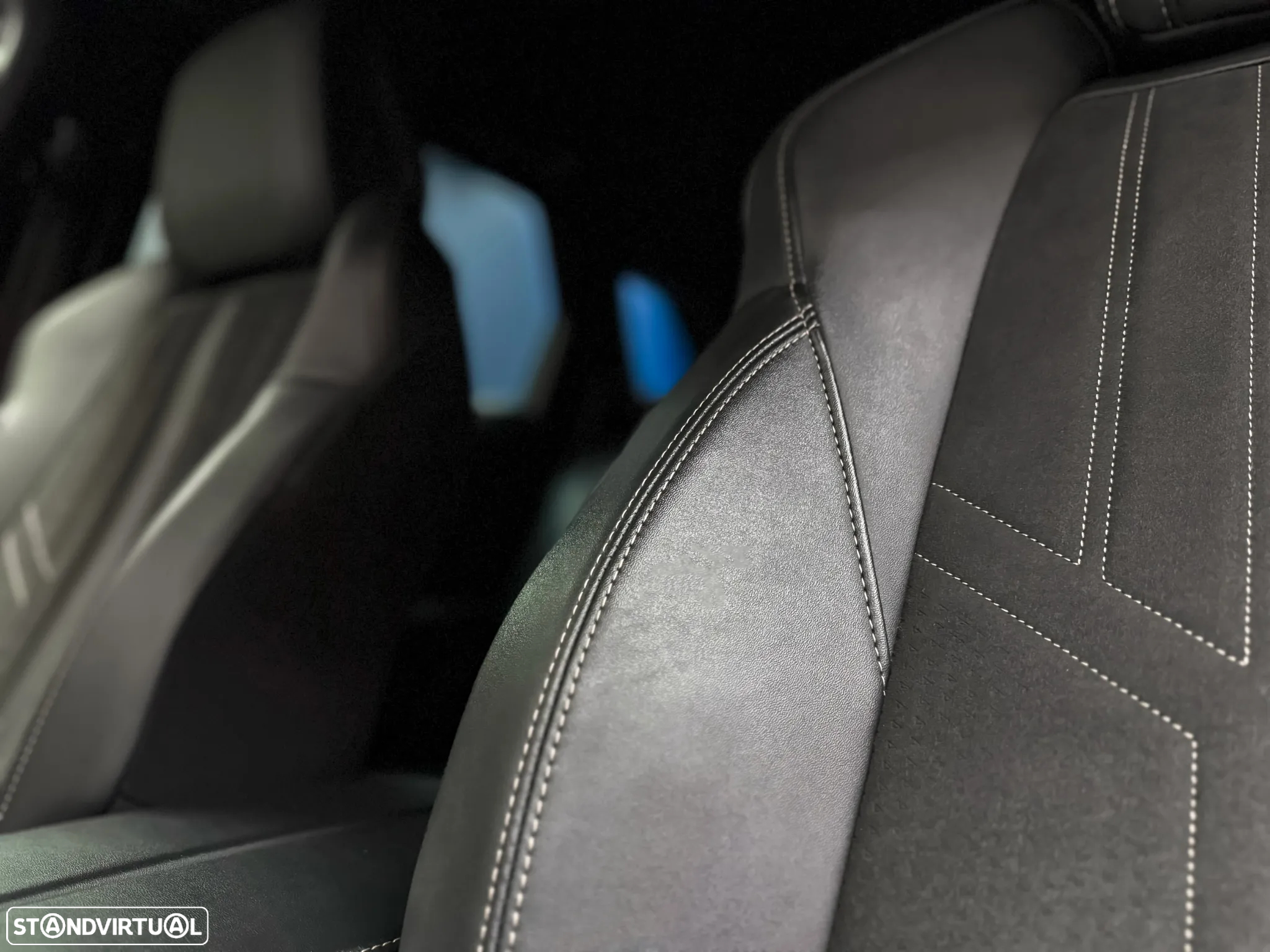 Peugeot 3008 1.5 BlueHDi GT EAT8 - 29