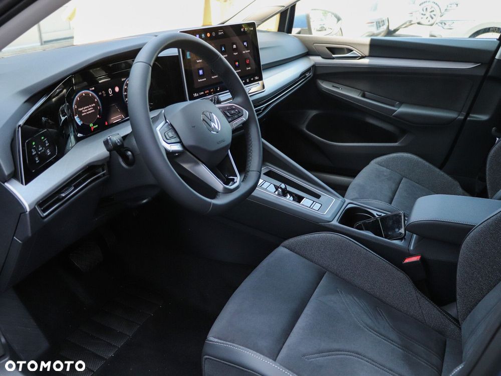 Volkswagen Golf - 10