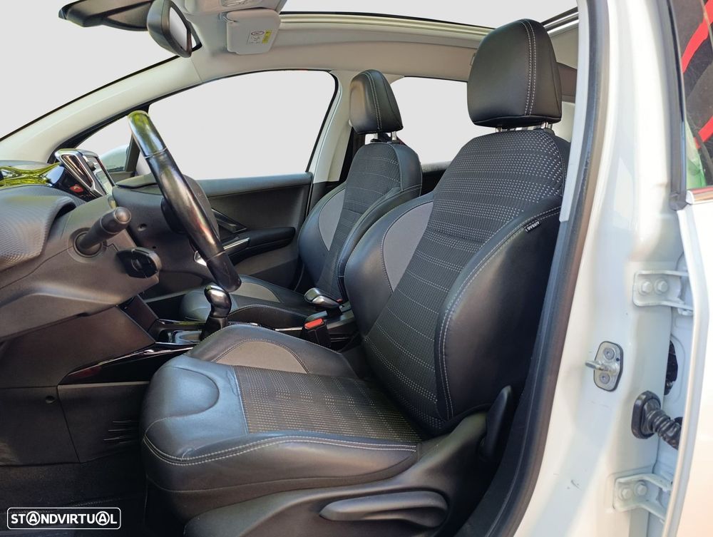 Peugeot 2008 1.2 PureTech Allure - 9