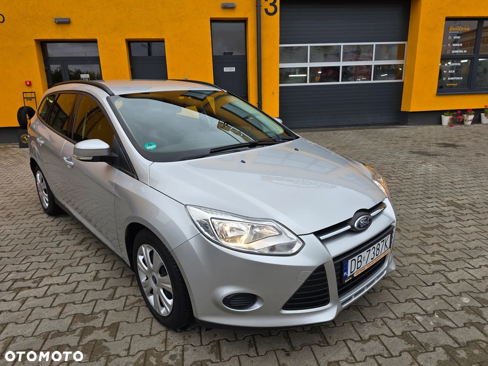 Ford Focus SW ver-1-0-ecoboost-start--stopp--system-trend - 8