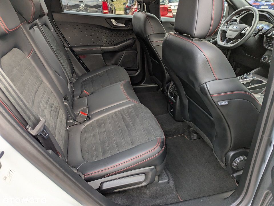 Ford Kuga 2.5 Duratec PHEV ST-LINE - 30