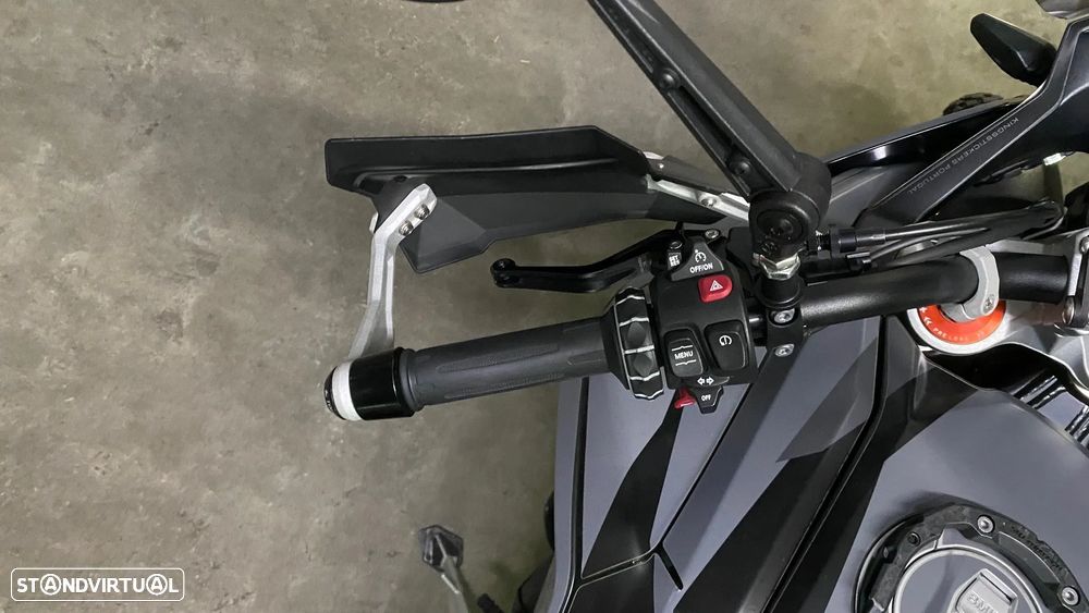 BMW F 900 GS Triple Black - 6