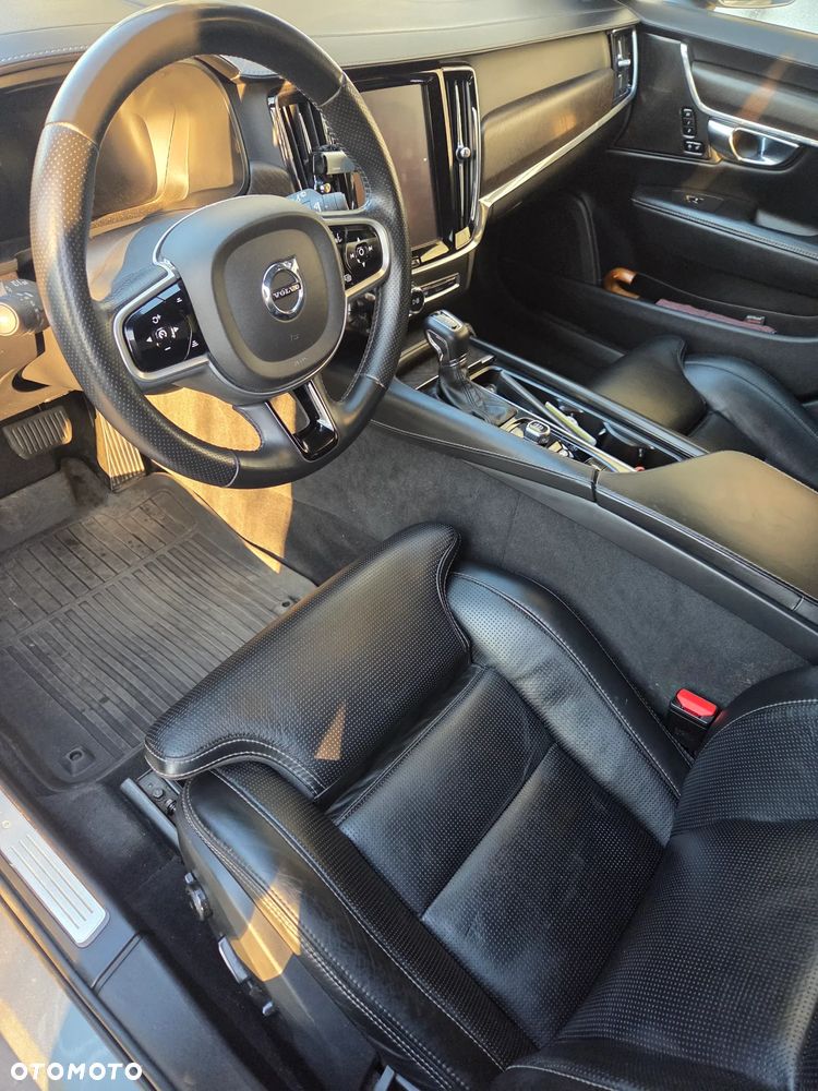 Volvo V90 Cross Country - 7
