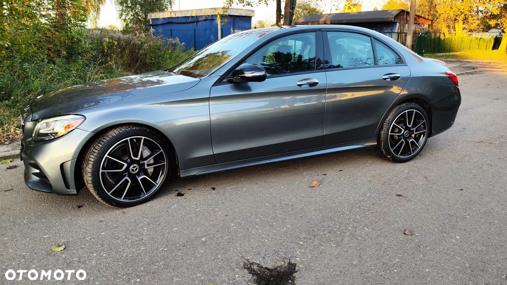 Mercedes-Benz Klasa C 300 9G-TRONIC - 2