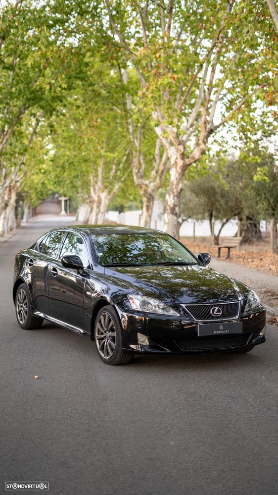 Lexus IS 220 - 1