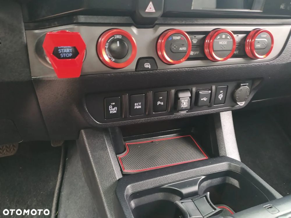 Toyota Tacoma - 21