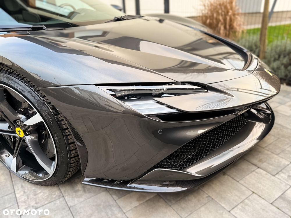 Ferrari SF90 Stradale - 15