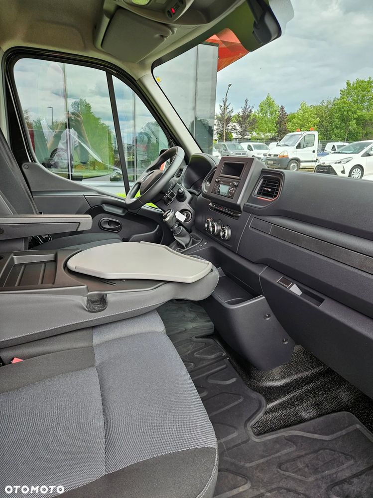 Renault Master L2H2 2.3dCi 136KM - 17