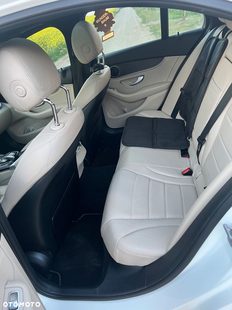 Mercedes-Benz Klasa C 300 7G-TRONIC - 12