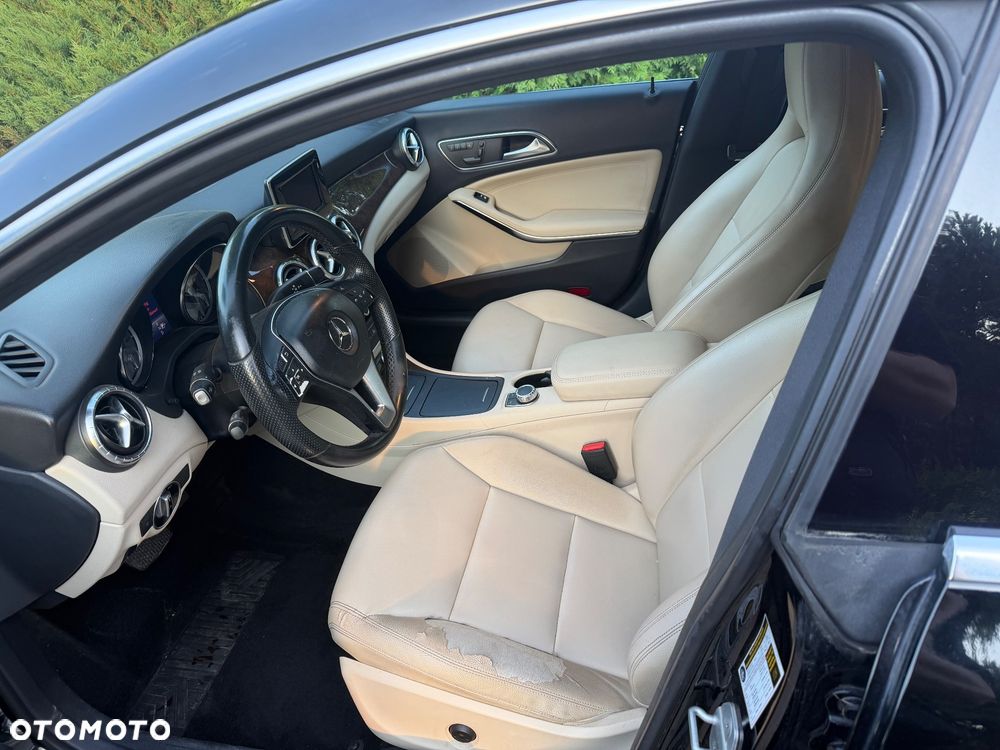 Mercedes-Benz CLA 250 7G-DCT AMG Line - 14