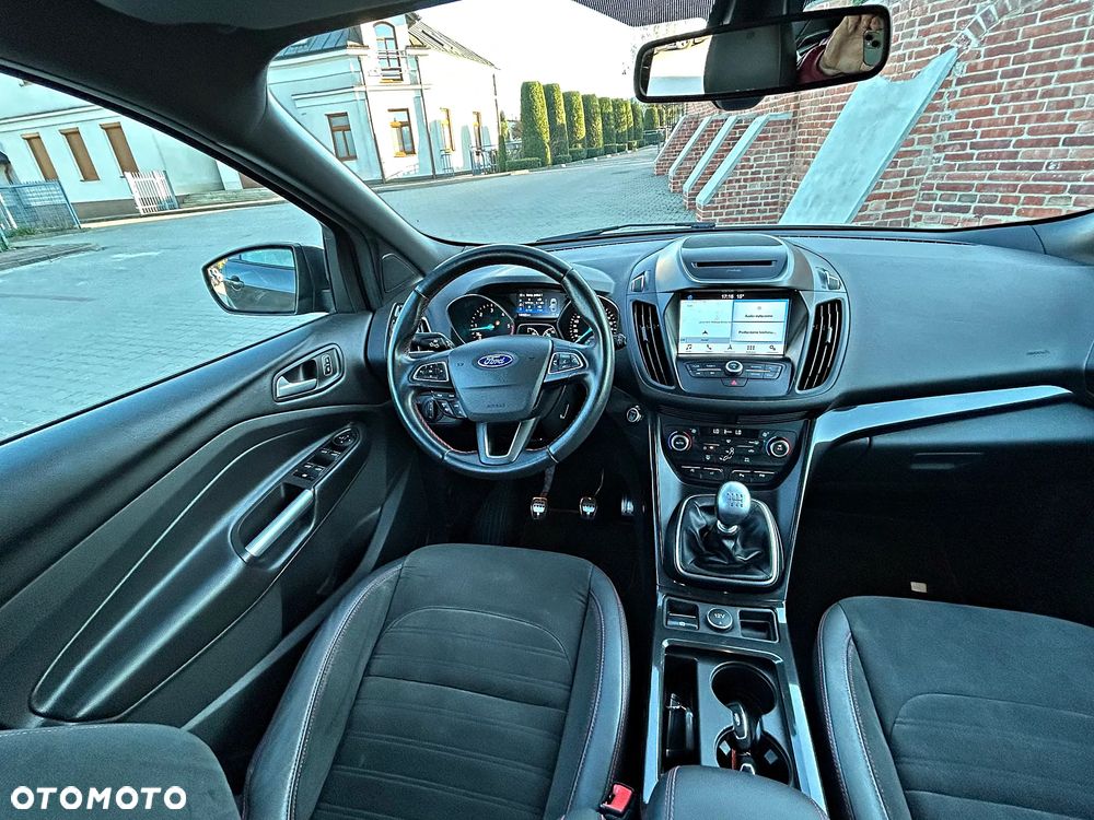 Ford Kuga 2.0 TDCi 4x4 ST-Line - 15