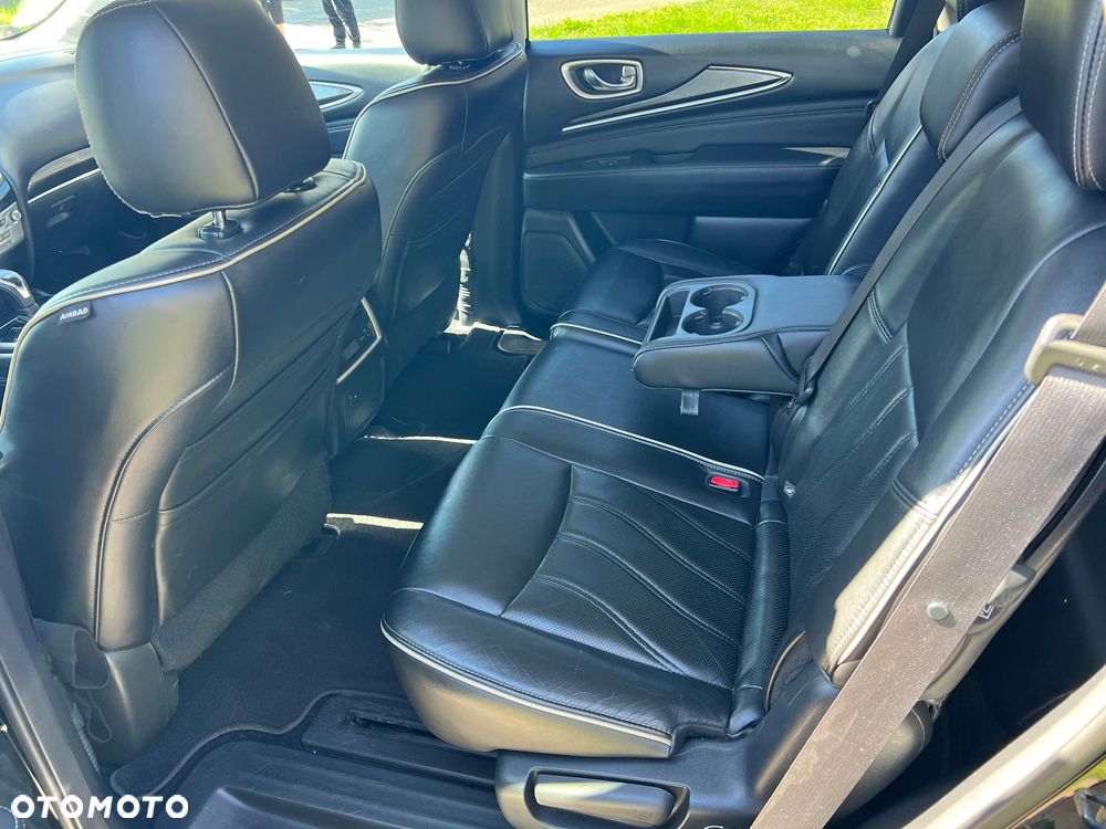 Infiniti Q60 - 23