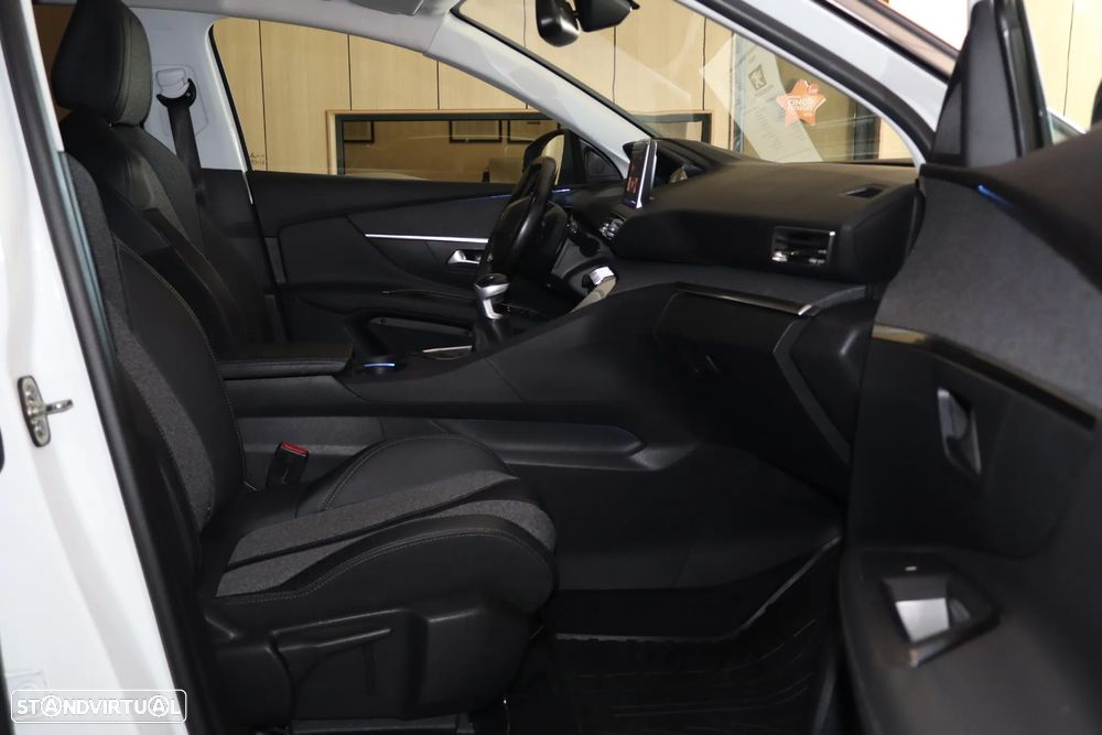 Peugeot 3008 PureTech 130 Stop & Start GPF Allure - 16
