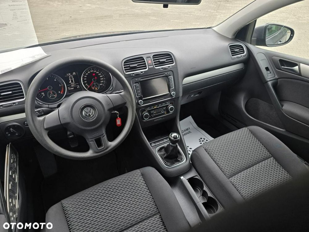 Volkswagen Golf - 32